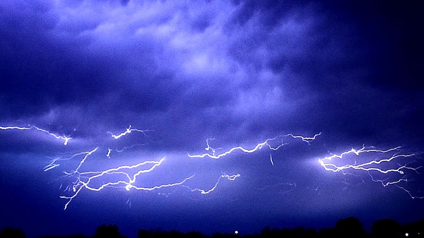 How to calculate how far away lightning is by counting seconds