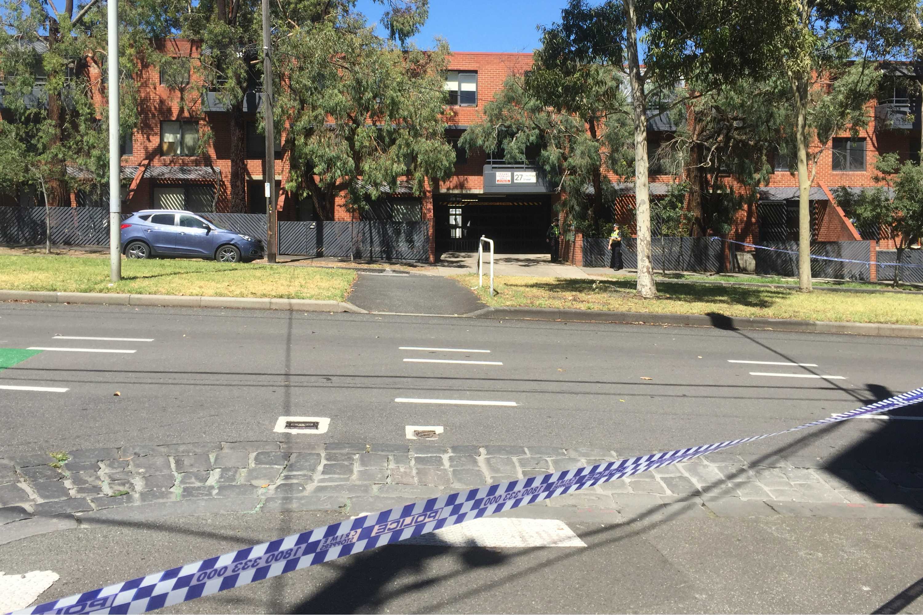 Melbourne stabbings leave one man dead, two seriously injured - ABC News