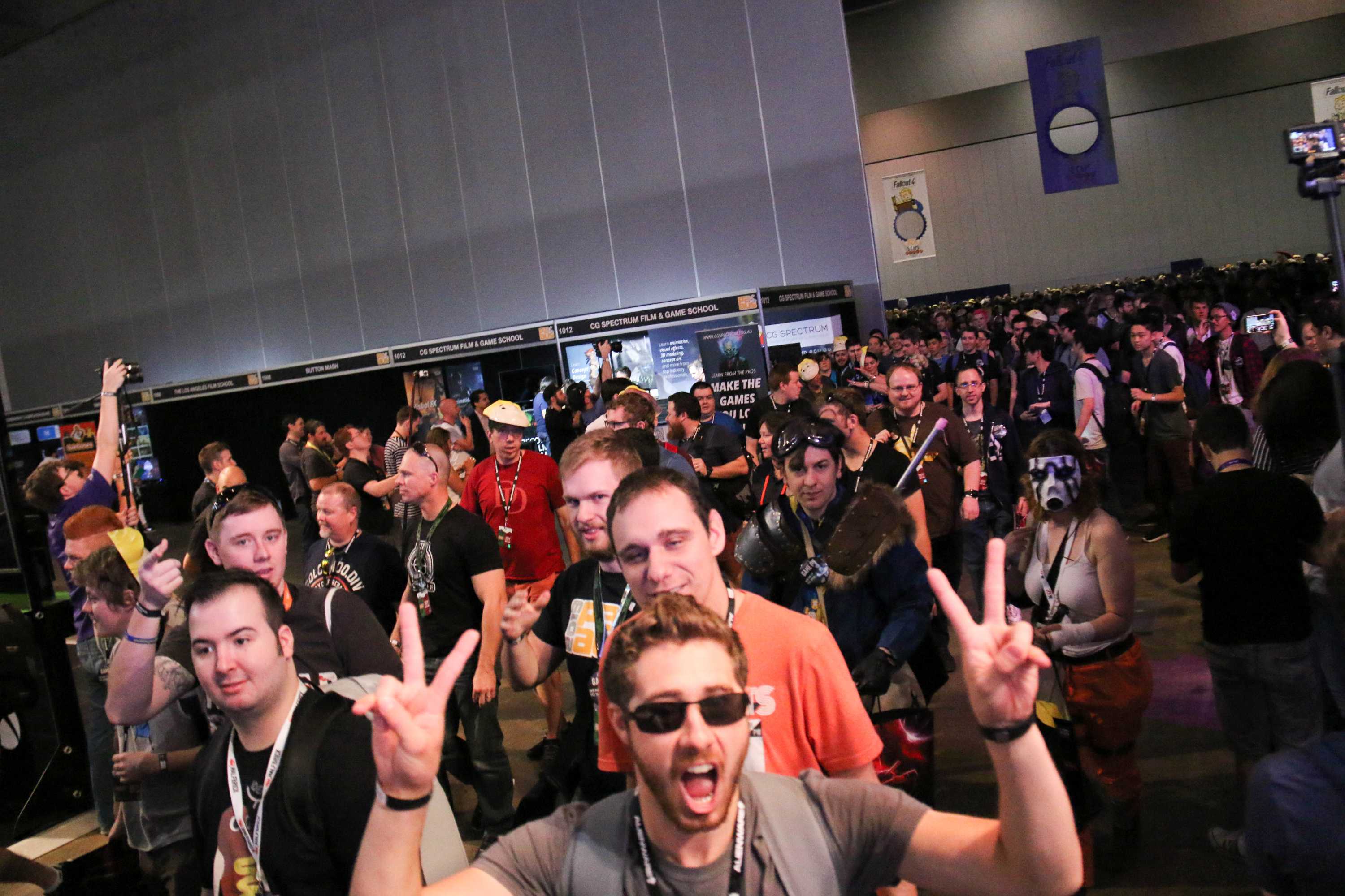 'Terrible' Australian video gamer attracts thousands of fans streaming ...