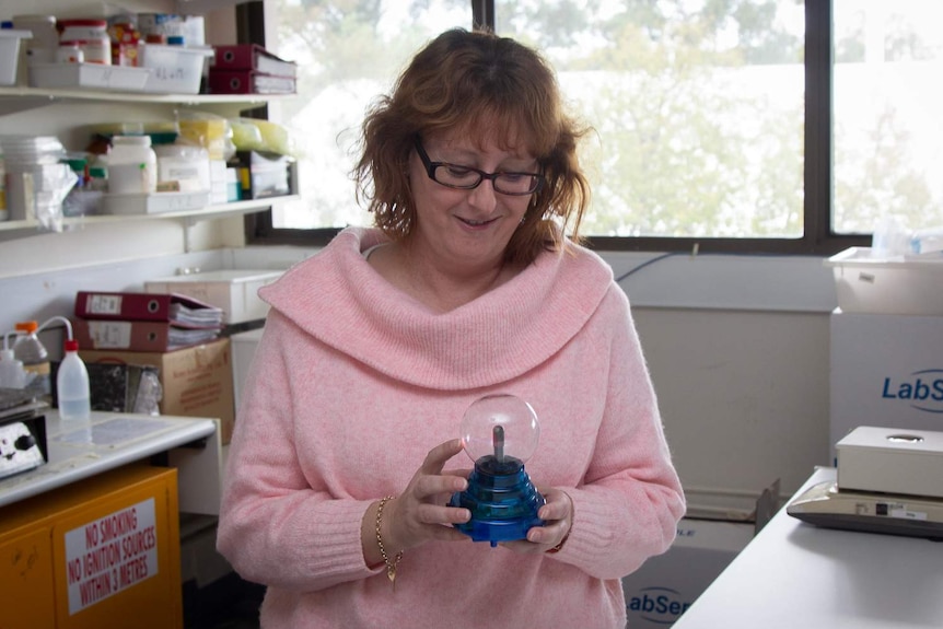 Dr Kirsty Bayliss in the Murdoch University lab
