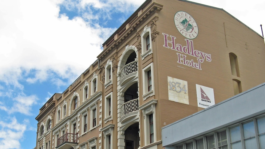 Side view of  Hadleys Hotel