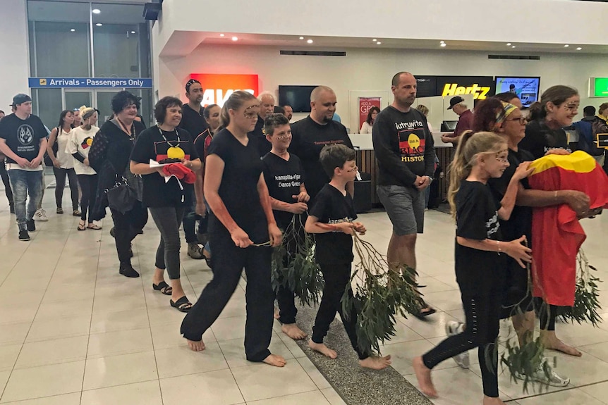 Aboriginal Tasmanians walk into Launceston airport with ancestral remains