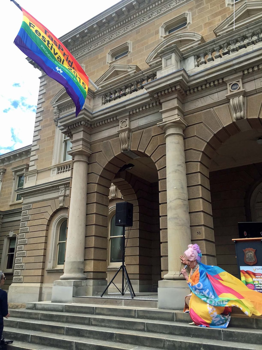 Singer performs on the steps of Hobart Town Hall