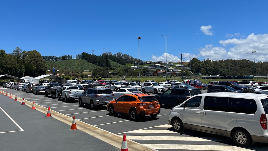 Cars queued up at the COVID testing site in Coffs Harbour