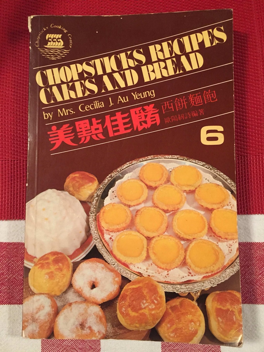 Photo of the Chopsticks Recipes Cakes and Breads cookbook cover featuring desserts, published in 1979.