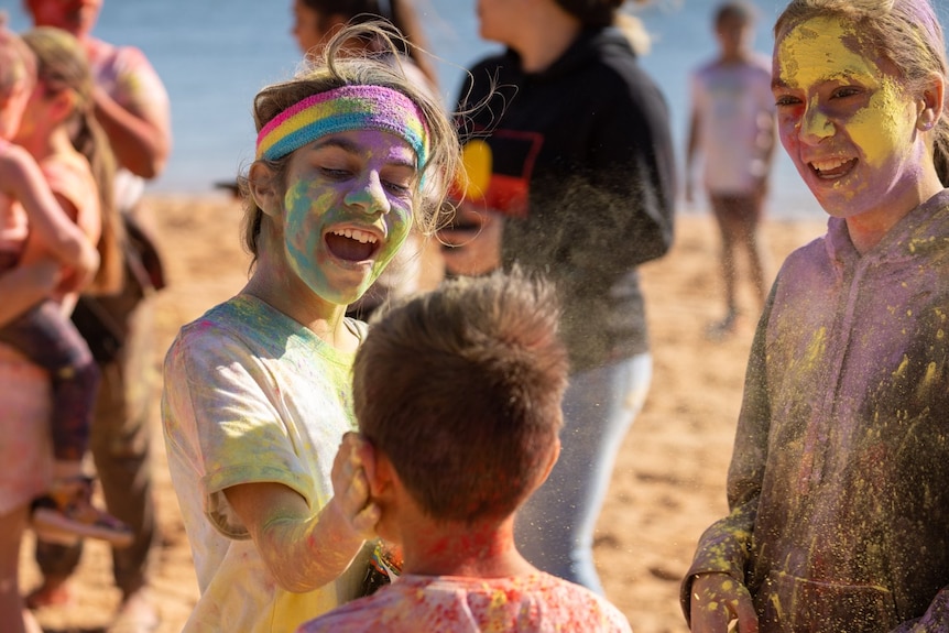 Children participating in the 2022 NAIDOC colour run in Port Augusta. 