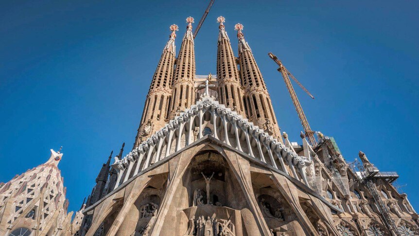 La Sagrada Familia Basilica finally given planning permission from ...