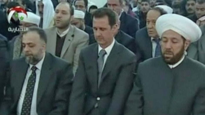 Bashar al-Assad attends mosque in Damascus