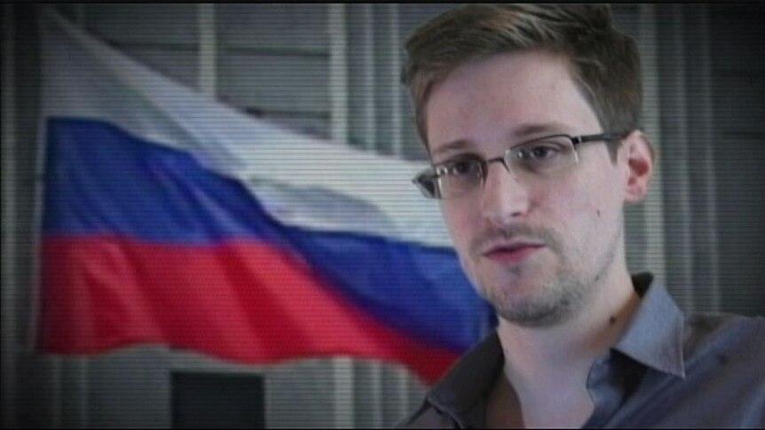 Snowden seeks asylum in Russia