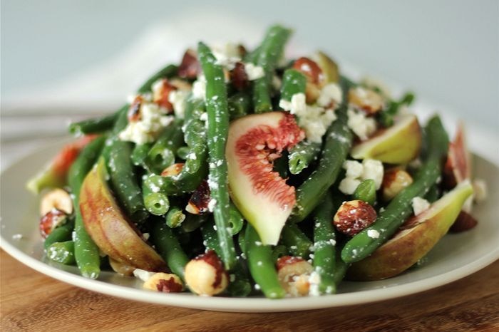 Beans with fig and toasted hazelnuts