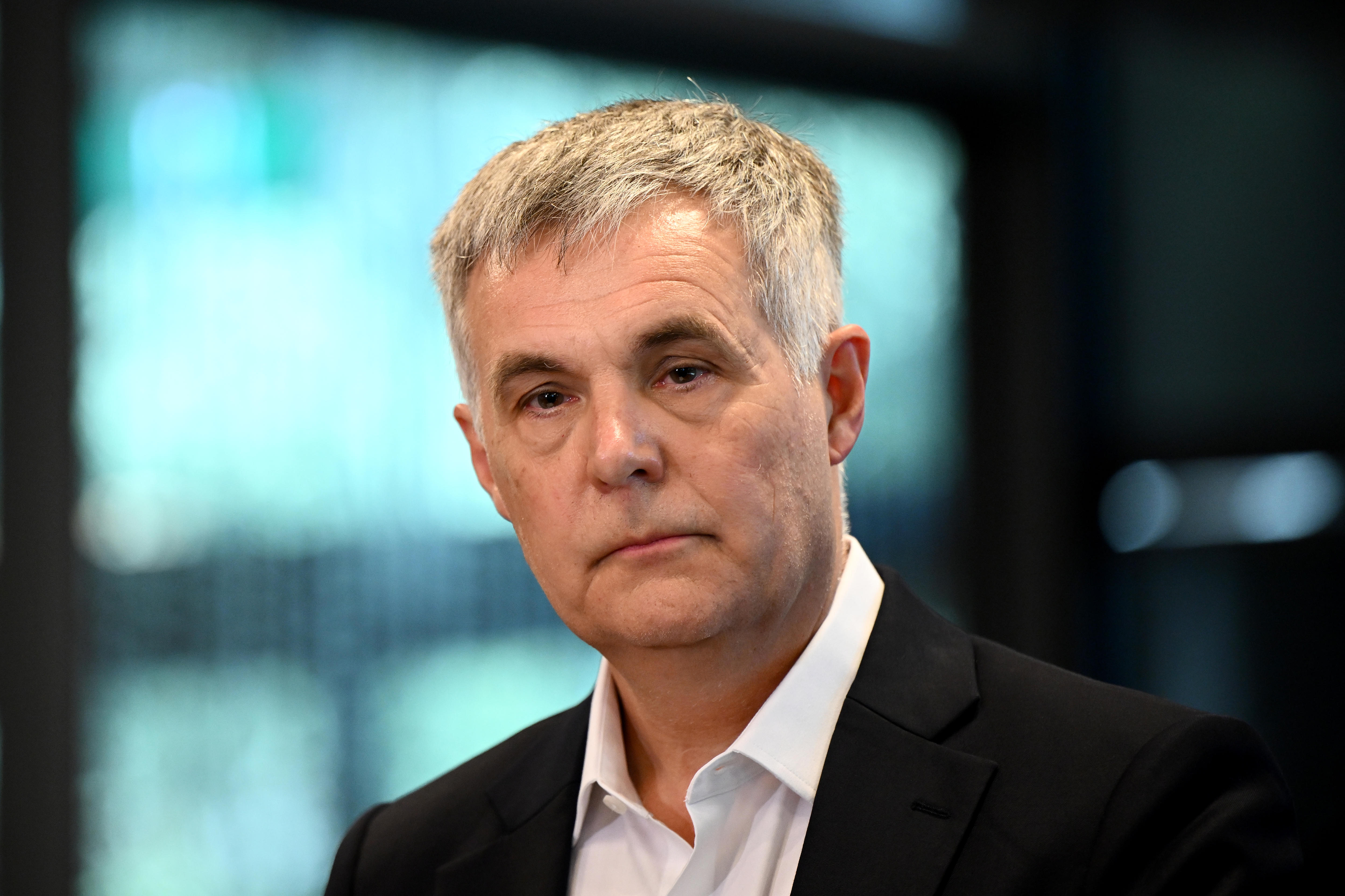 Optus board expresses 'confidence' in CEO Stephen Rue to lead repair job