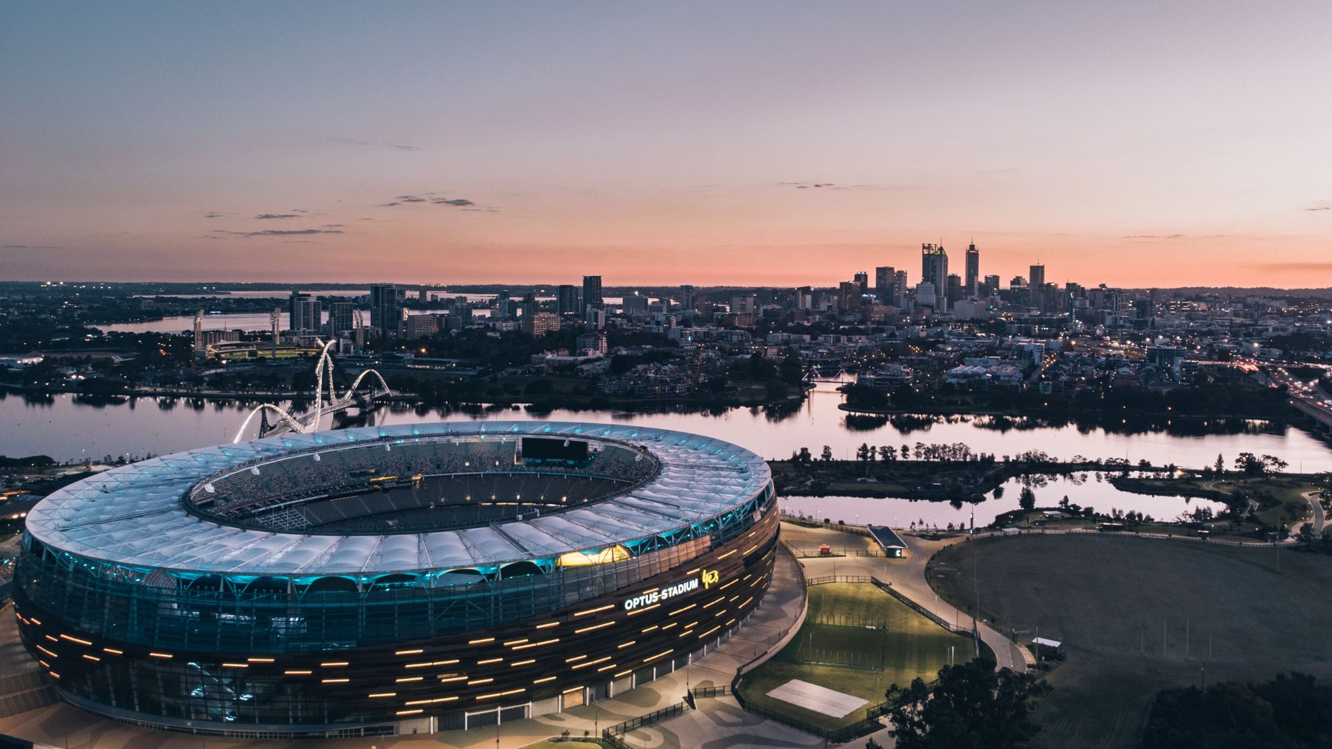 Fri Fix: the AFL’s NRL problem, Marnus dropped, NBA goes the distance