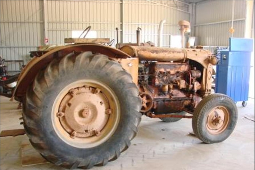 Vintage Allis Chalmers tractor
