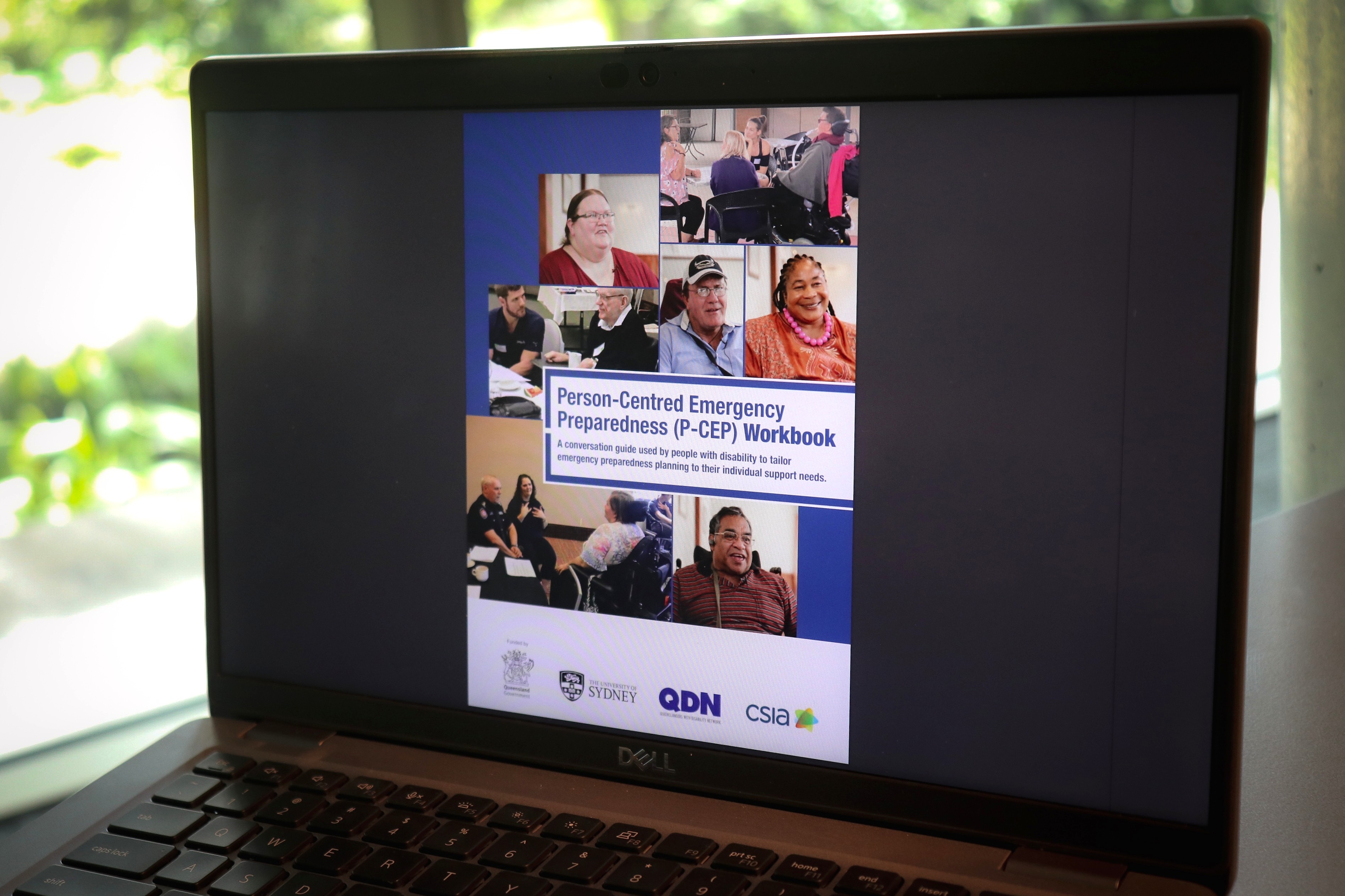 Uma tela de computador exibindo uma apostila de preparação para emergências.