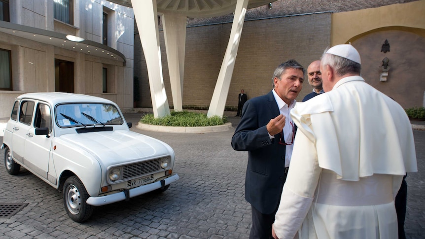 Pope Francis and his 1984-model Renault 4L