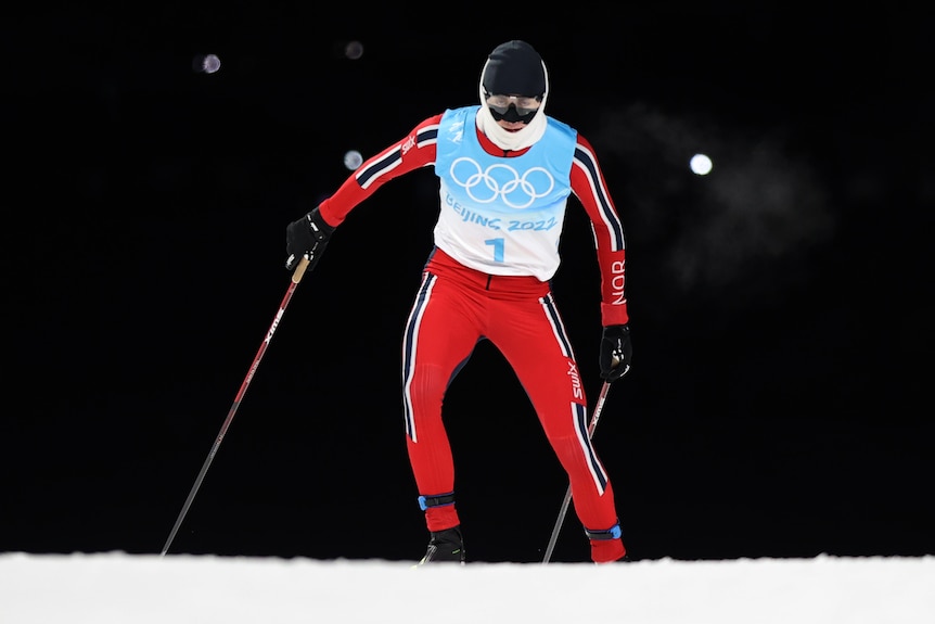 Jarl Magnus Riiber skis in the cross country leg of the Nordic Combined