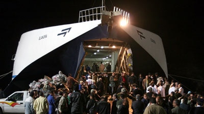 An Egyptian ferry carrying survivors of the accident arrives at the Red Sea port of Hurghada