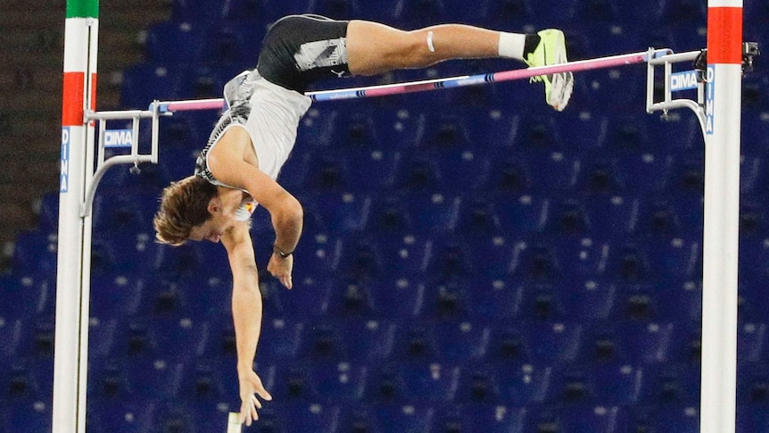 Pole Vaulter Armand Duplantis Clears 6 15m To Break Sergey Bubka S 26 Year Old Outdoor World Record Abc News