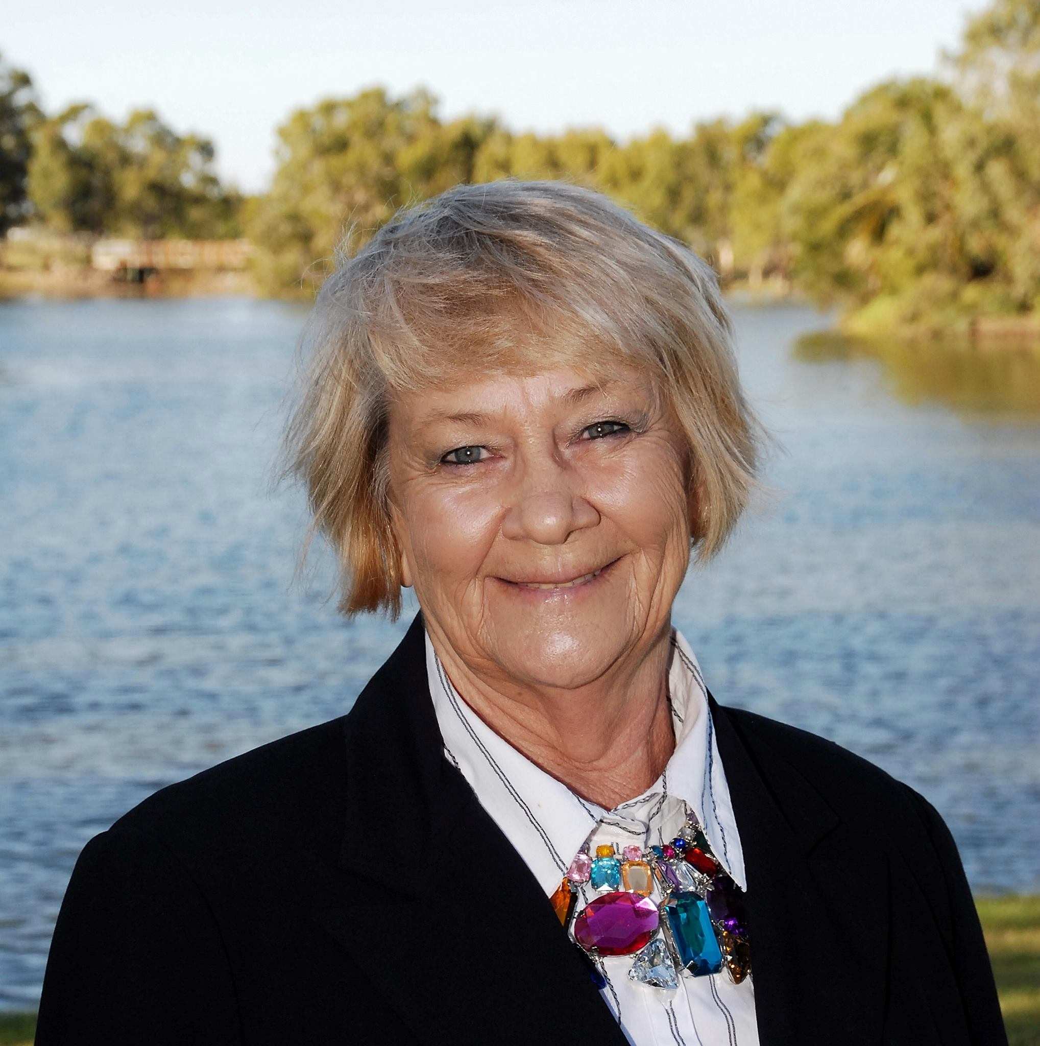 North Queensland councillor tells her own story and says emotional ...