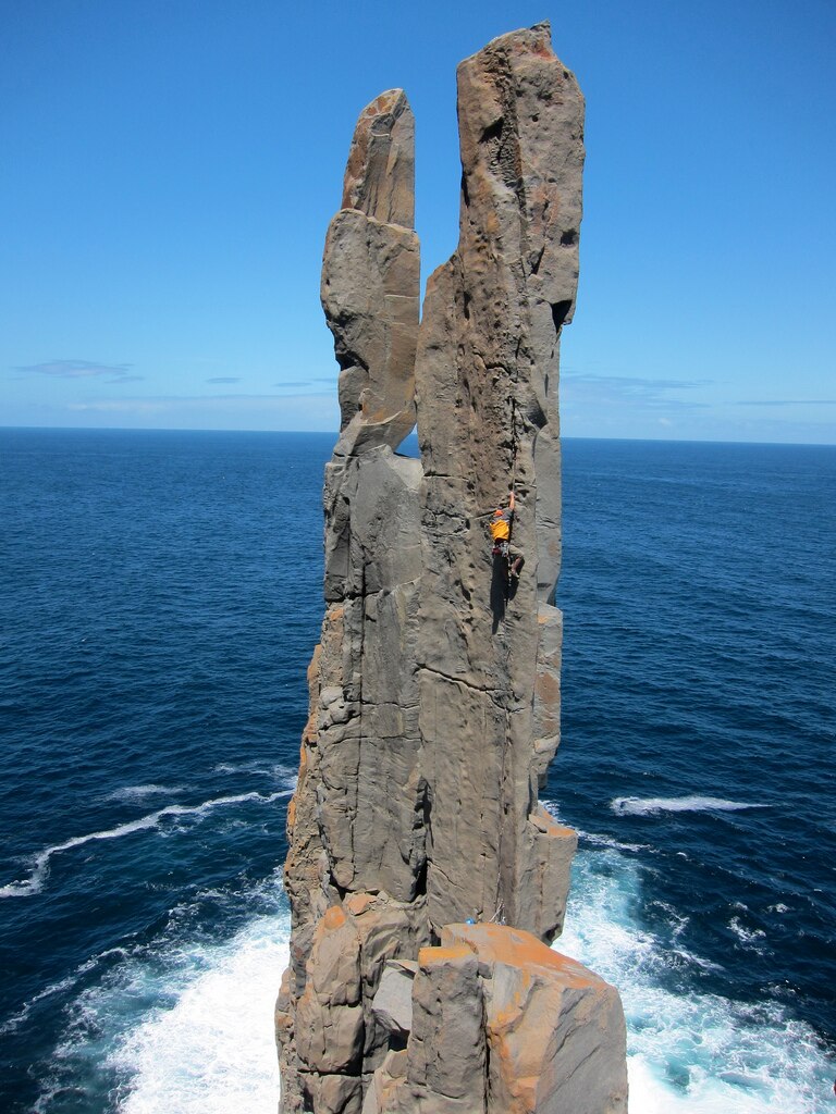 Cape Raoul Climber seriously injured in fall from Pole Dancer climb on