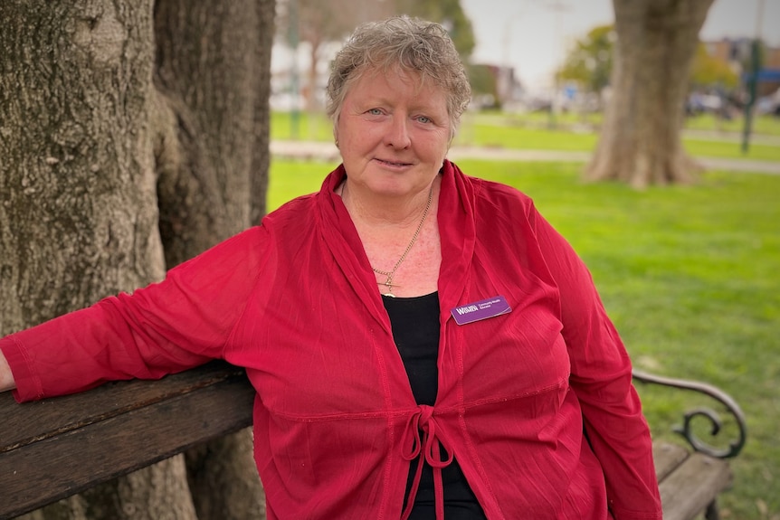 Women sits on bench