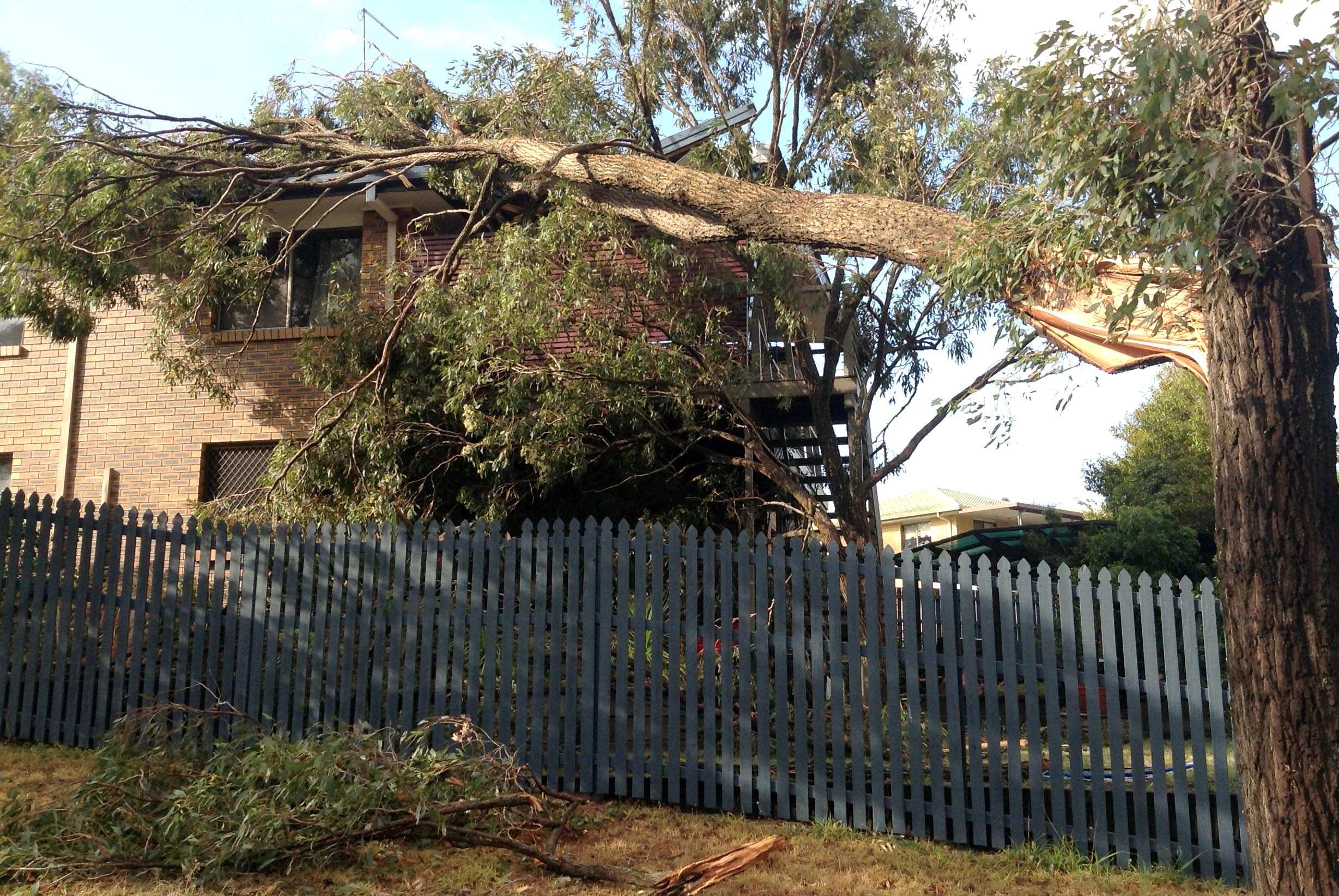 First major storms of the season lash south-east Queensland - ABC News
