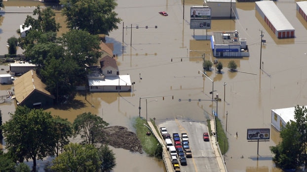 Cars stranded in US flooding