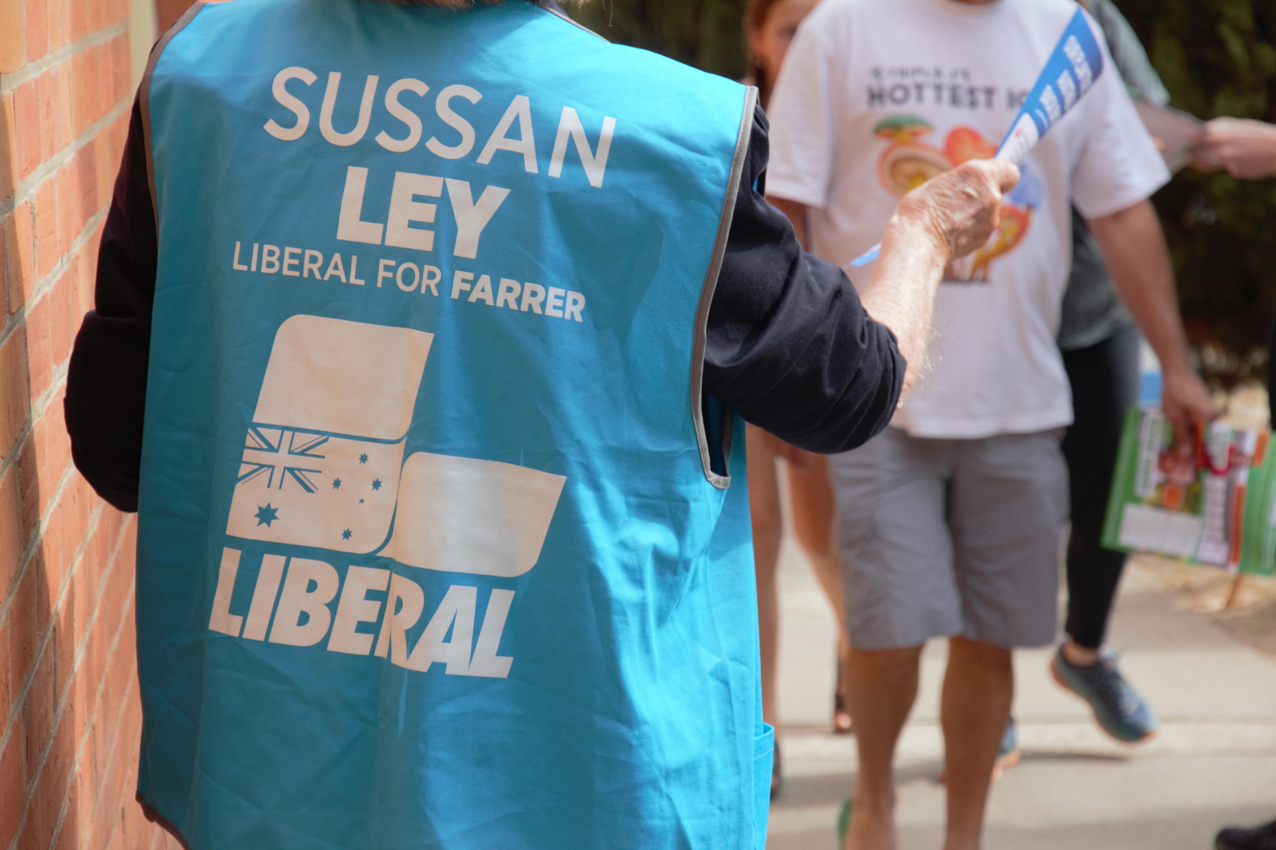 Once a safe Coalition seat, Farrer is buzzing with talk of change