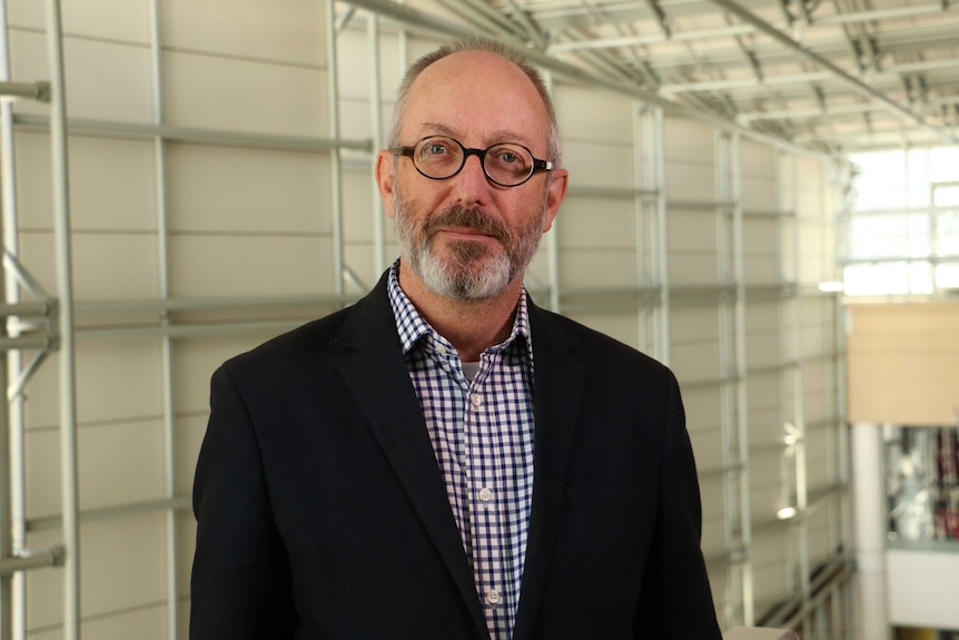 Head shot of ABC Editorial Director Alan Sunderland.