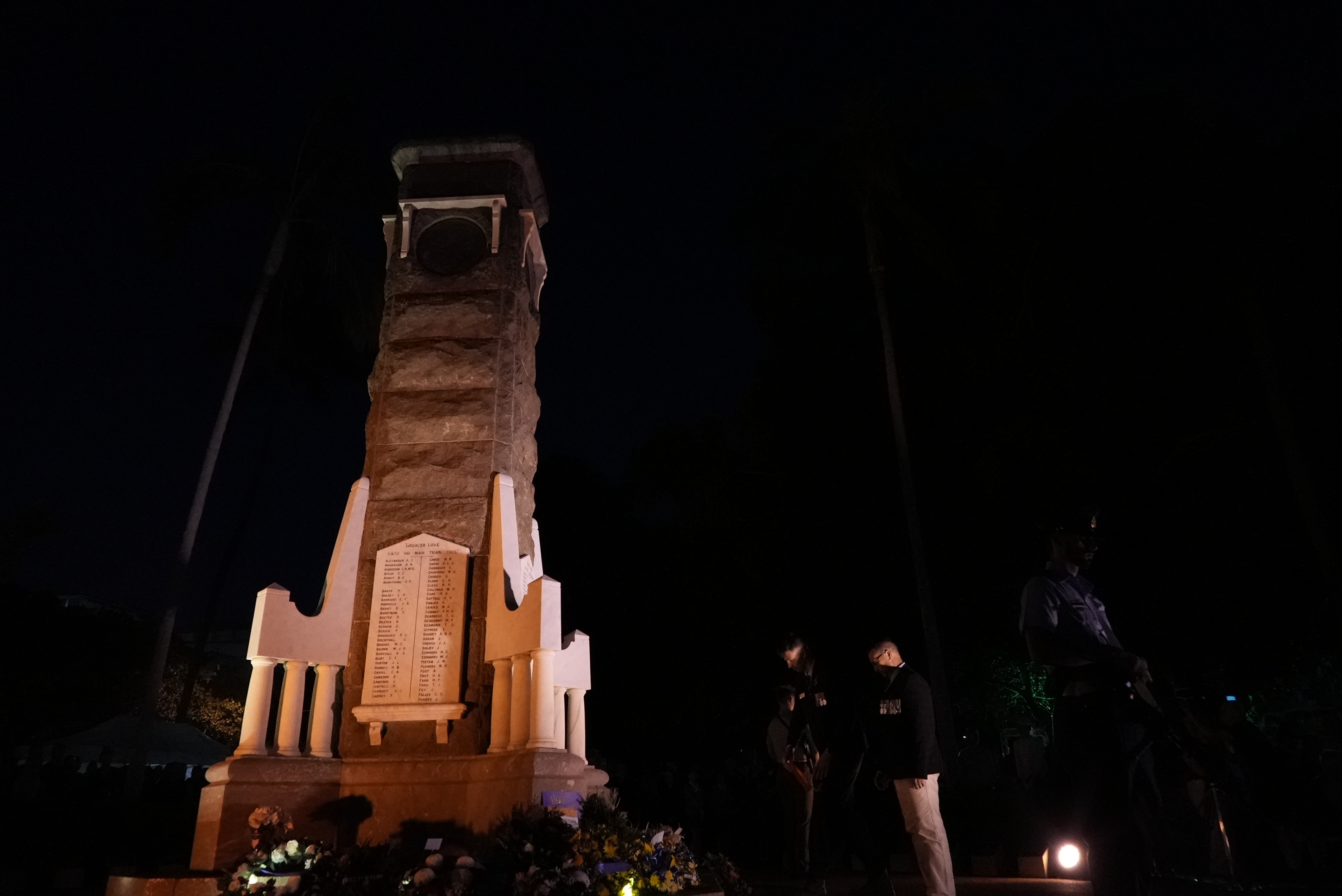 Un cenotafio en penumbra. 