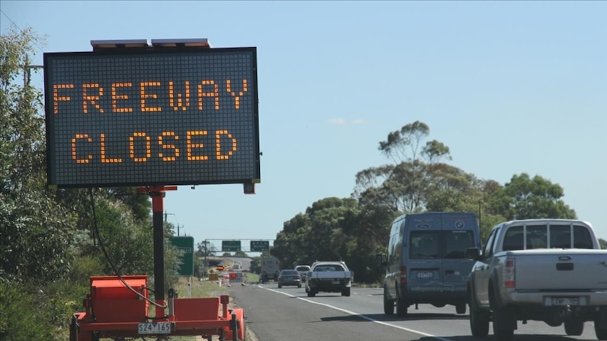 Princes Freeway closed