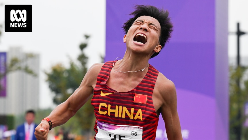 Kenyan runner Willy Mnangat says he was a pacesetter for He Jie during controversial finish to Beijing half marathon
