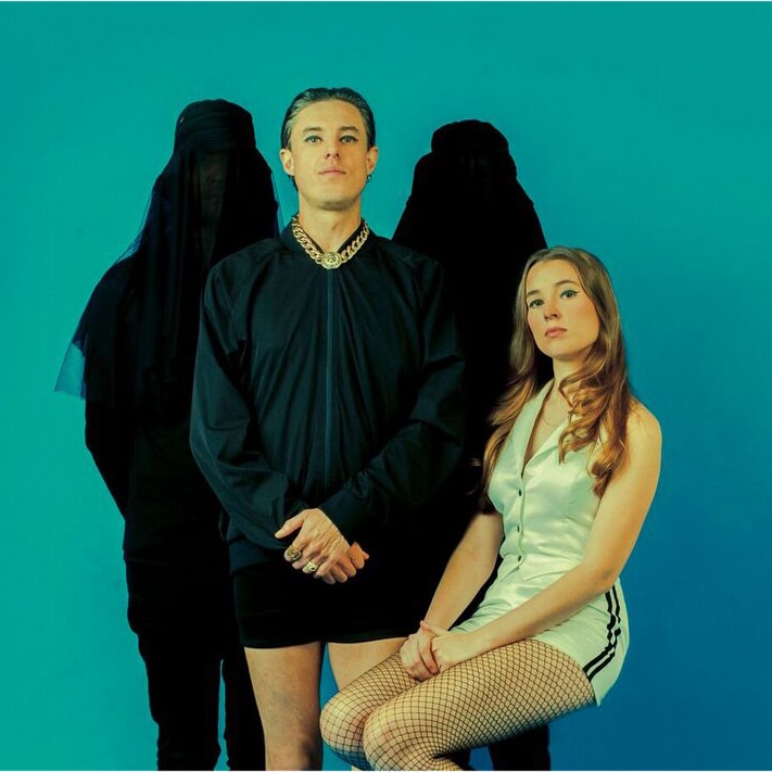 Press shot of the band Confidence Man