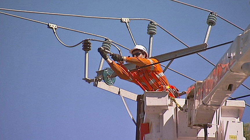 Essential Energy is planning to cut 18 jobs in Broken Hill and will close its depot at Menindee as part of a statewide round of 700 redundancies.