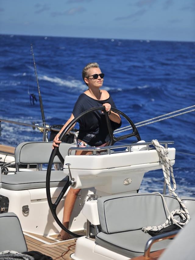 Hanna Leniec at the helm of Katharsis II.