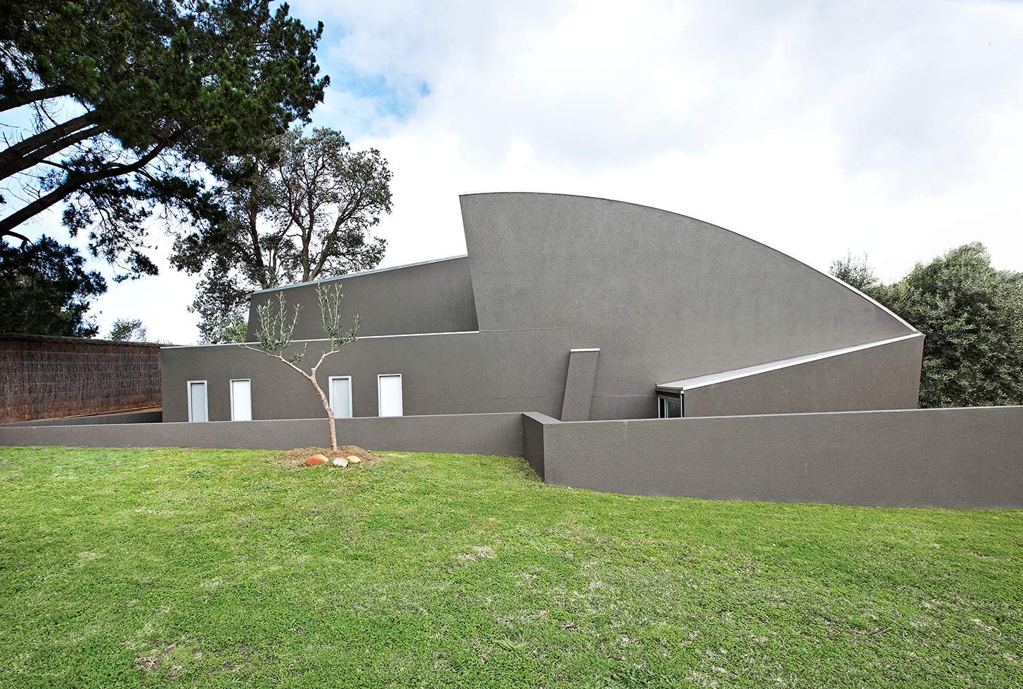 Iconic Australian Houses on display in Canberra represent antithesis in