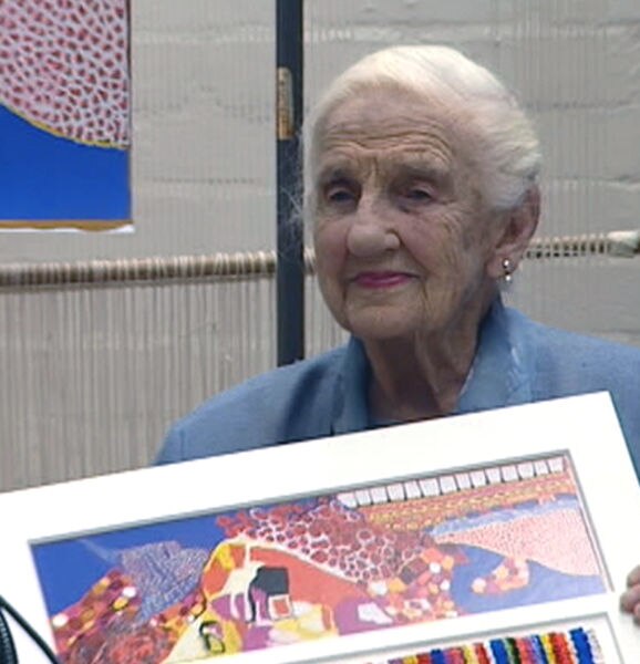 Murdoch S Mother Backs Carbon Price Abc News