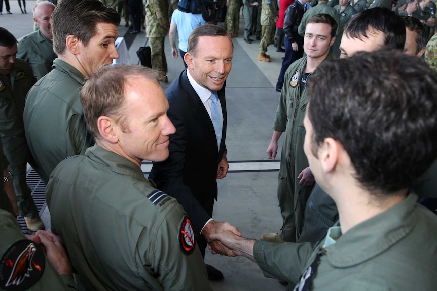 Abbott meets troops heading to Middle East