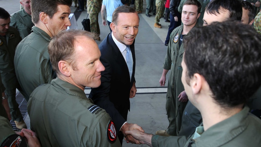 Abbott meets troops heading to Middle East