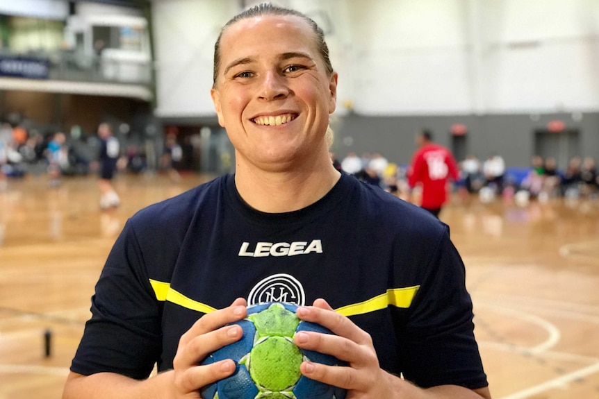 Donau udvide vinter Transgender athlete Hannah Mouncey banned by AFLW now has sights on handball  glory - ABC News