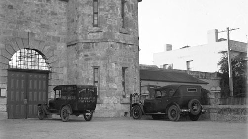 The butchers van at the gate of Fremantle Prison, 1928