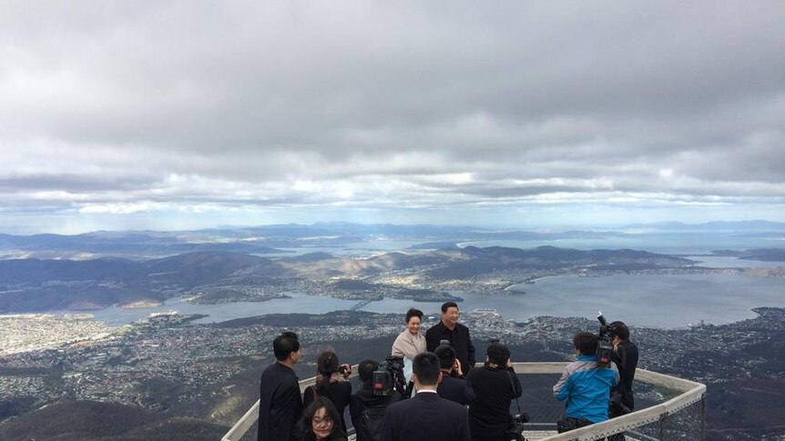 Chinese President Xi Jinping and Madame Peng Liyuan on Mt Wellington