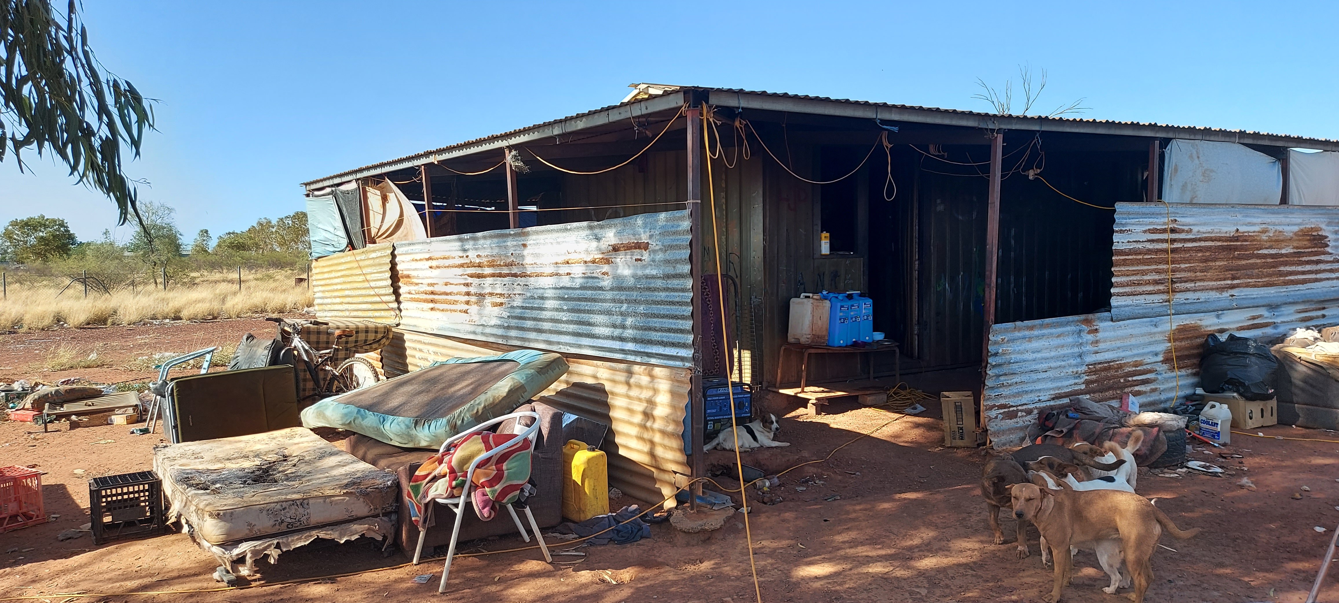 Tennant Creek residents living in tin shed homes call for better