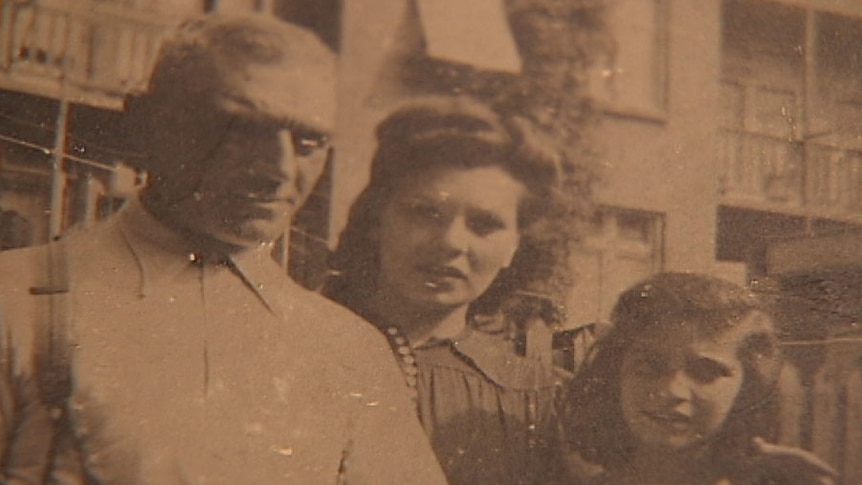 Belgian holocaust survivor Hetty Verolme with her parents