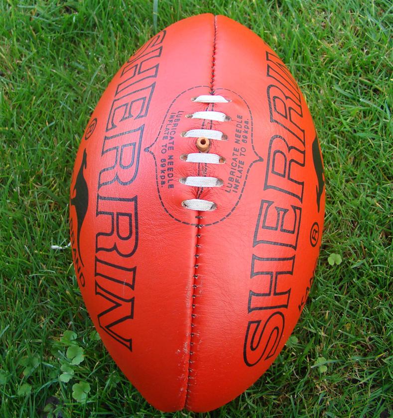 Big police presence for AFL game in Alice - ABC News