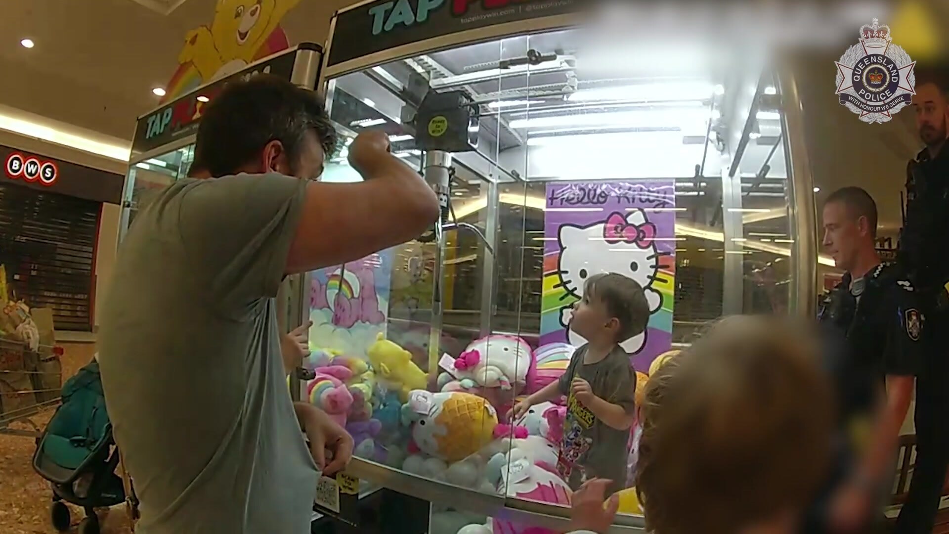 Child stuck shopping centre