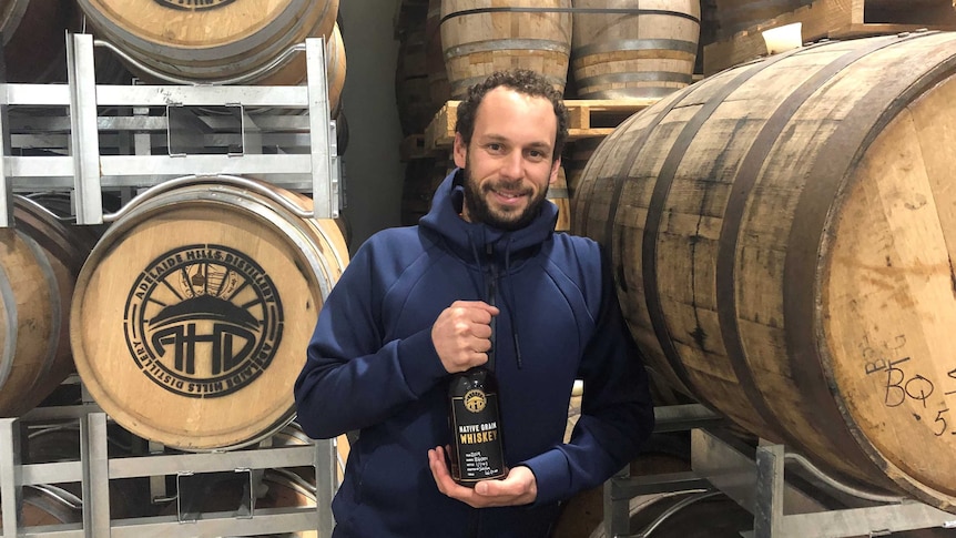 Sacha la Forgia is using wattle seed to create Australian-flavoured whiskey