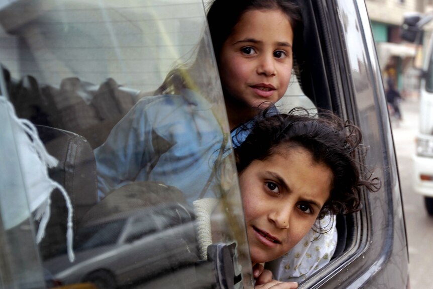 Children of Syrian refugees arrive in Lebanon