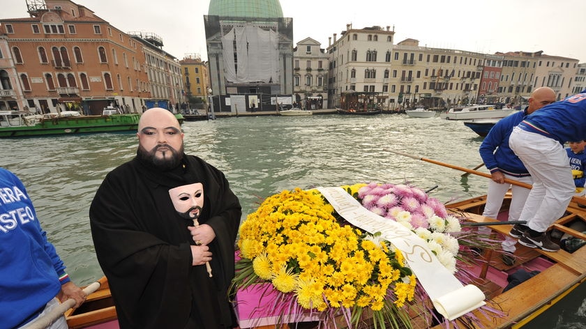 Venice stages mock funeral