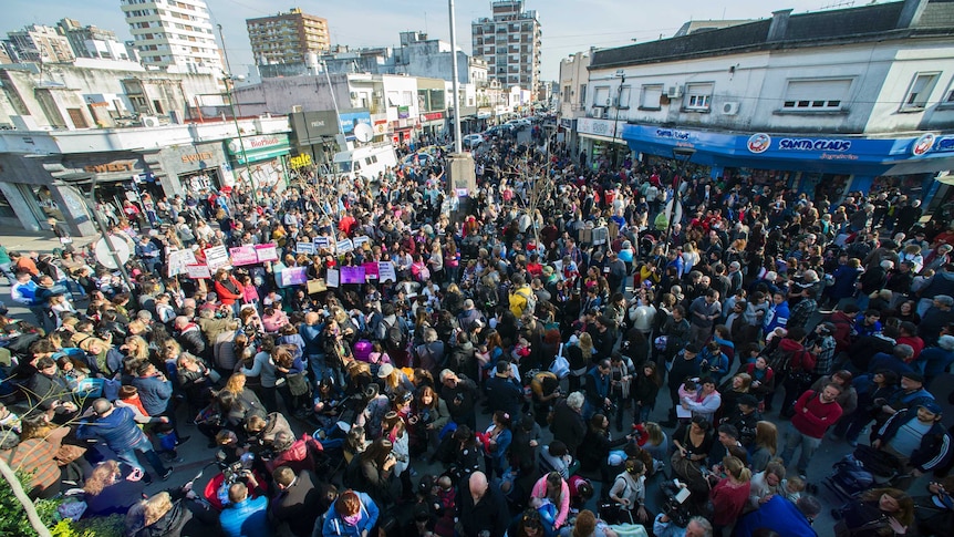 Breastfeeding demonstration at a square in San Isidro